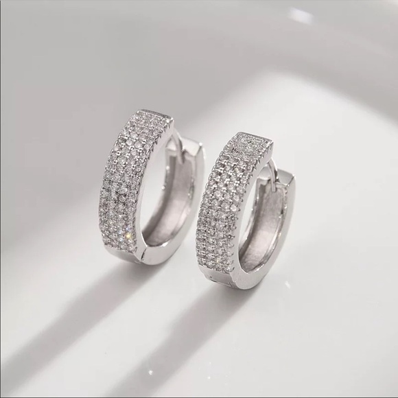 New 925 Sterling Silver Diamond Crystal Huggie Hoop Earrings - Picture 1 of 12